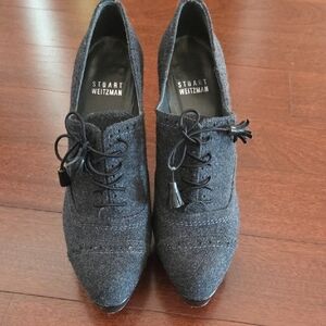 Stuart Weitzman Charcoal Lace-Up Flats